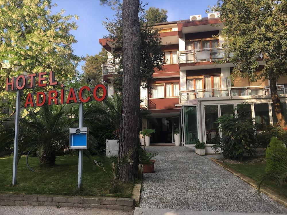 Hotel Adriaco Grado Exterior photo